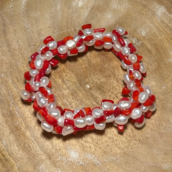 NWOT Pearl & Red Coral Cluster Bracelet - Picture 2 of 8